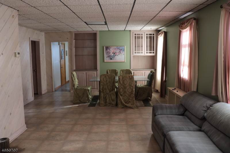 81 Essex Ave - Photo 1