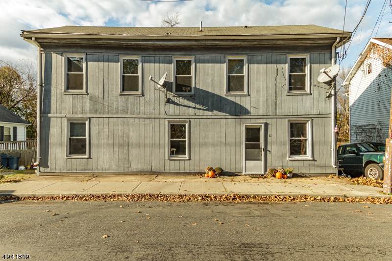 11 E Grand St - Photo 1