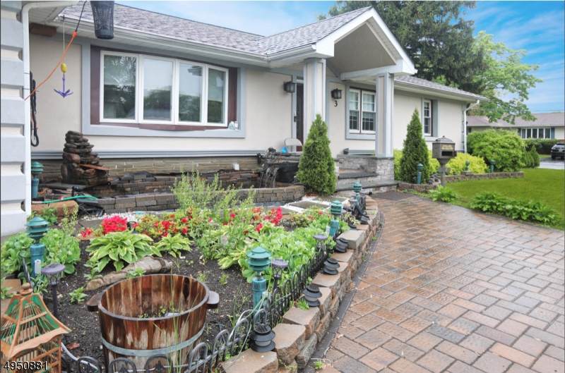 3 Windsor Dr - Photo 1
