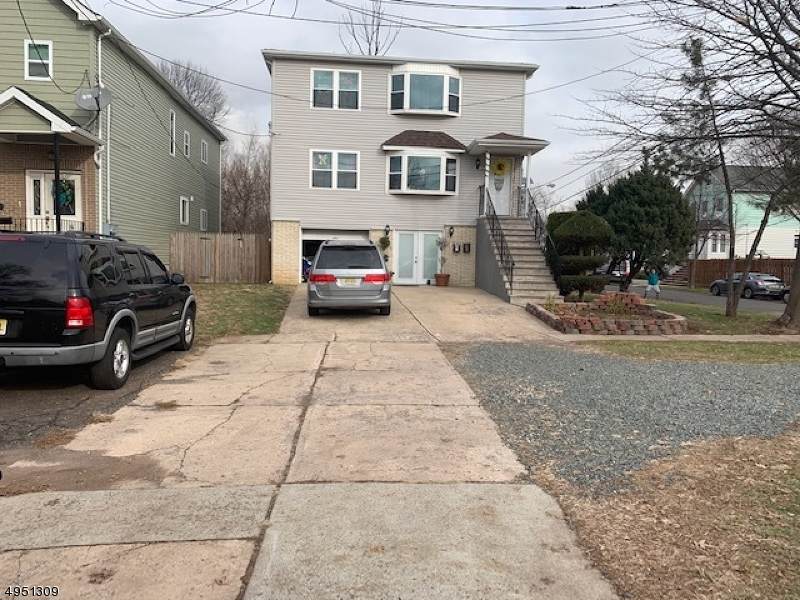 1817 Clinton St - Photo 1