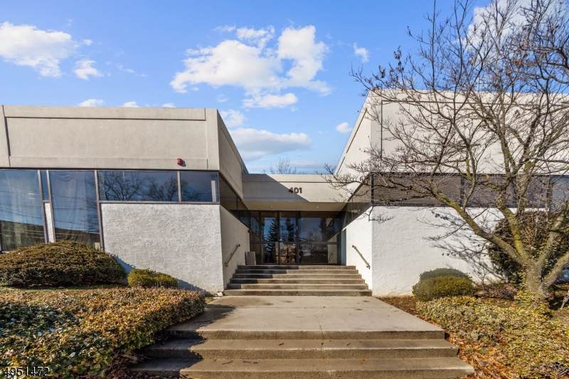 401 Pleasant Valley Way - Photo 1