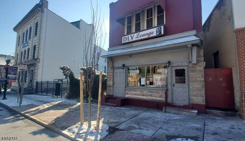 300 Bloomfield Ave - Photo 1