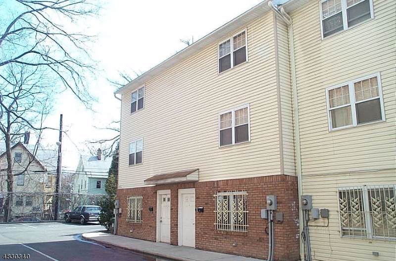 176 S Clinton St - Photo 1