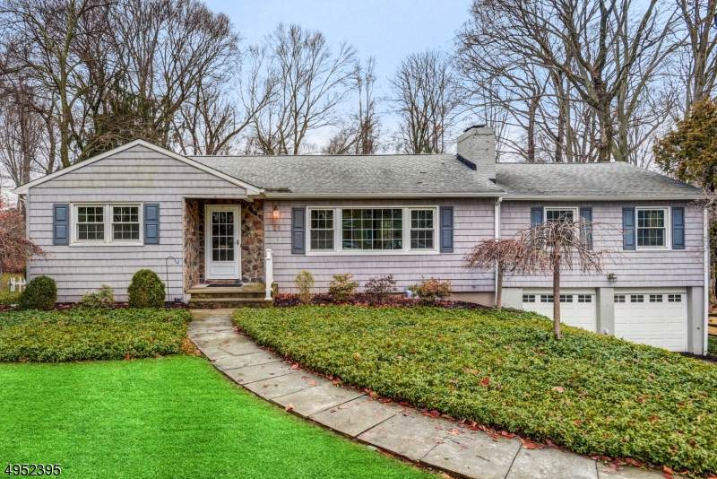 21 Townsend Dr - Photo 1