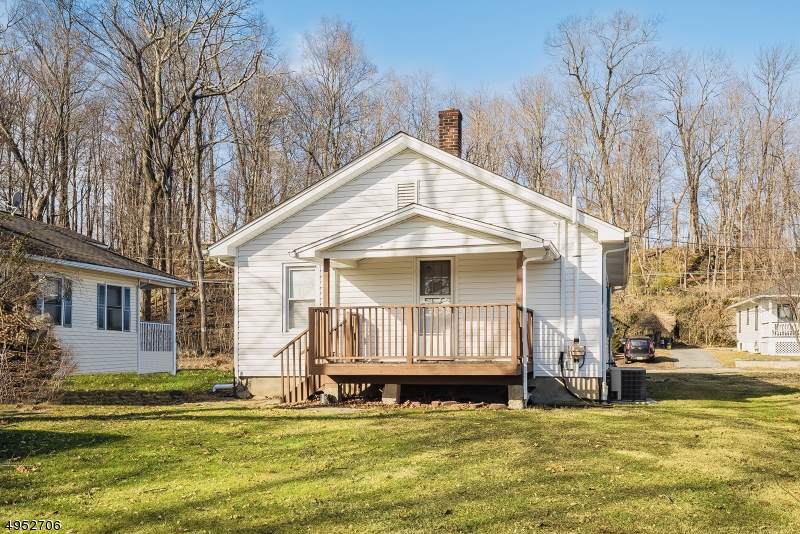 49 Mason Ave - Photo 1