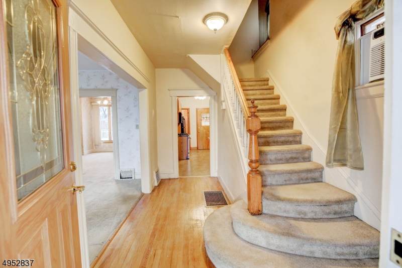 1060 Dewey Pl - Photo 1