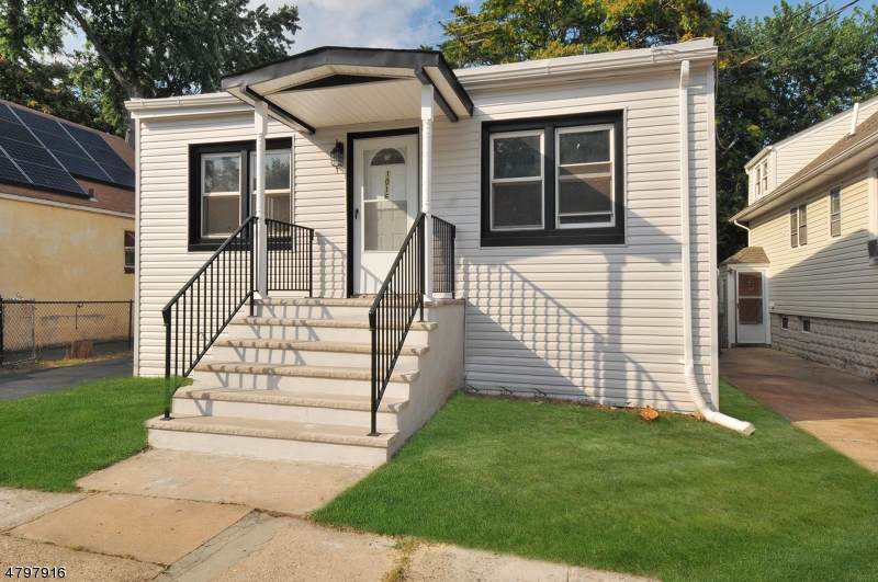 1016 Bishop Evans Way - Photo 1