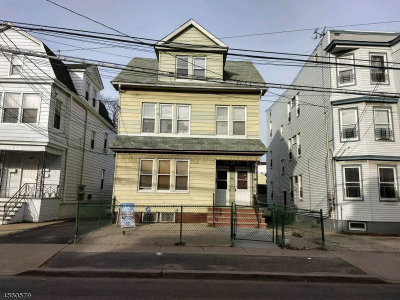 1079 Grove St - Photo 1