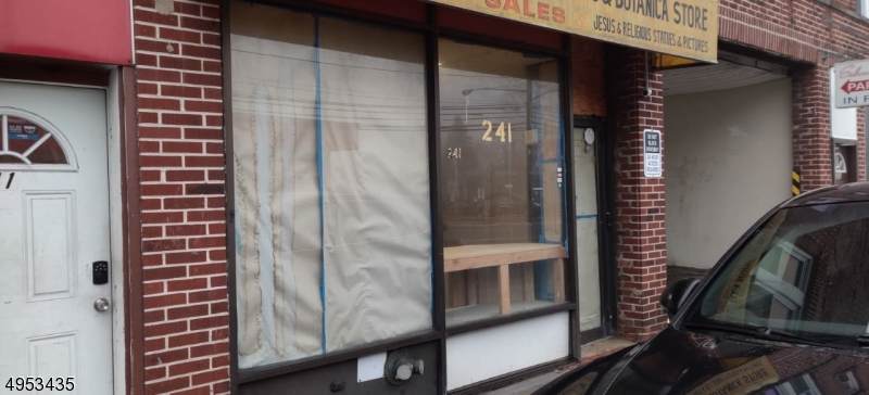 241 W St George Ave - Photo 1