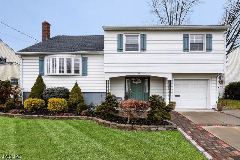 604 Winchester Ave - Photo 1