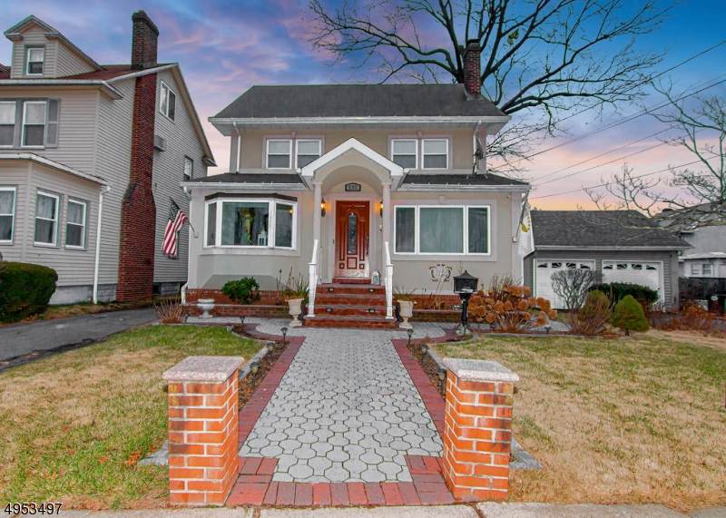 237 Monmouth Rd - Photo 1