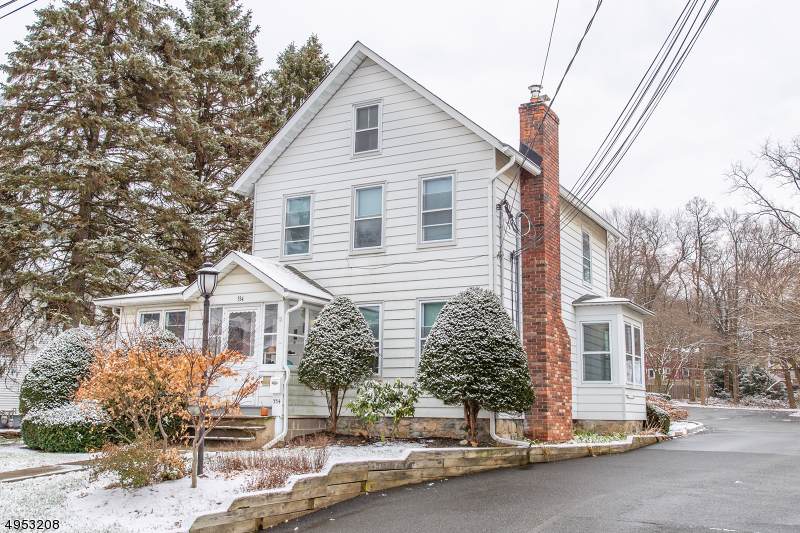 334 W Main St - Photo 1