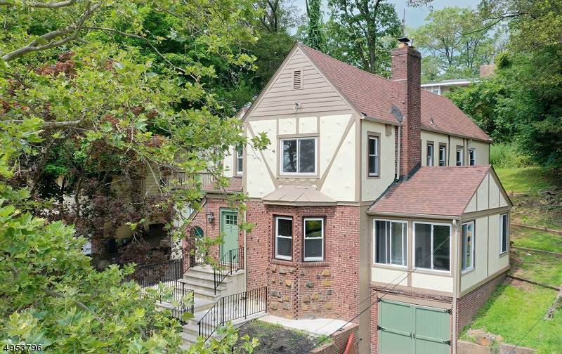 41 Burnett Ter - Photo 1