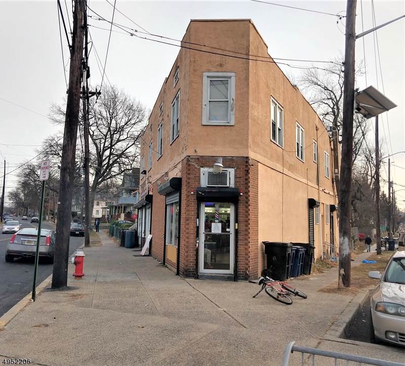 202 Clinton Ave - Photo 1