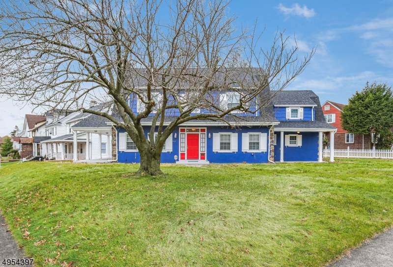 404 17TH AVE - Photo 1