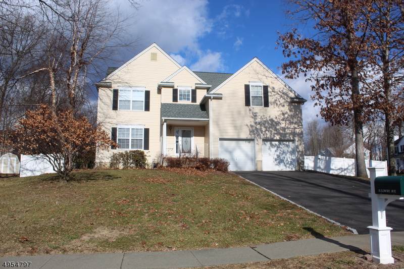 11 Lowry Ave - Photo 1