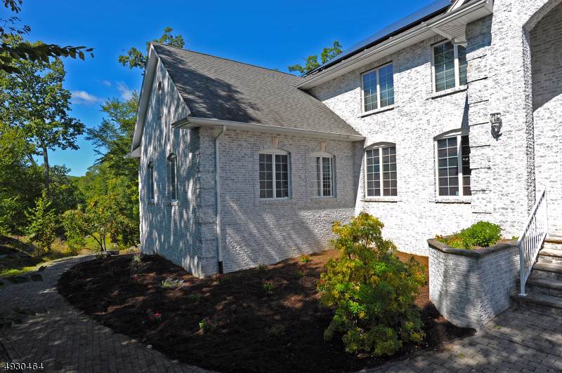 68 Crescent Dr - Photo 1