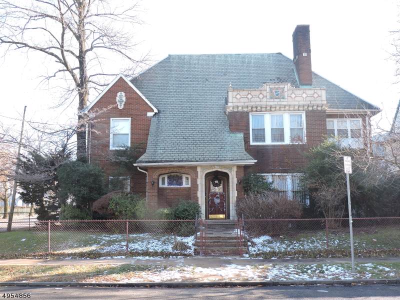 52 Baldwin Ave - Photo 1