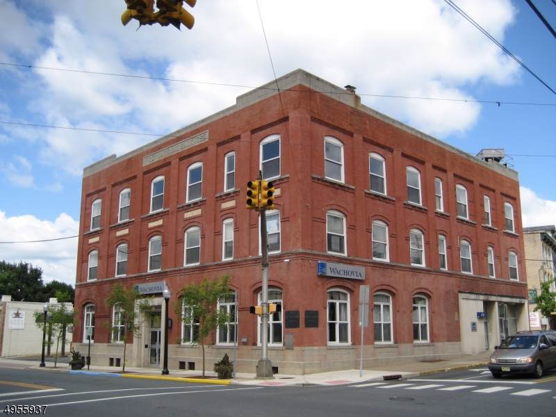2 W Washington Ave - Photo 1