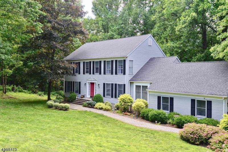 17 Grandview Ter - Photo 1