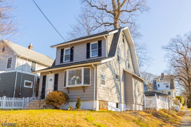 61 Daniel Ave - Photo 1