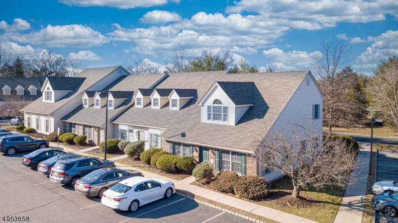 404 Towne Center Dr - Photo 1