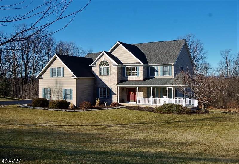 8 Berkshire Way - Photo 1