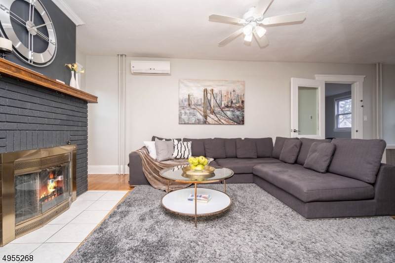 723 N Washington Ave - Photo 1