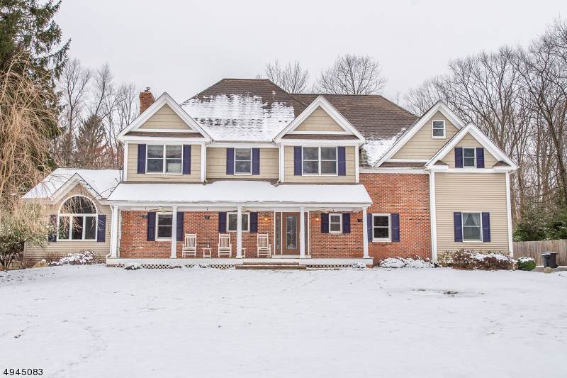 211 Beacon Hill Rd - Photo 1