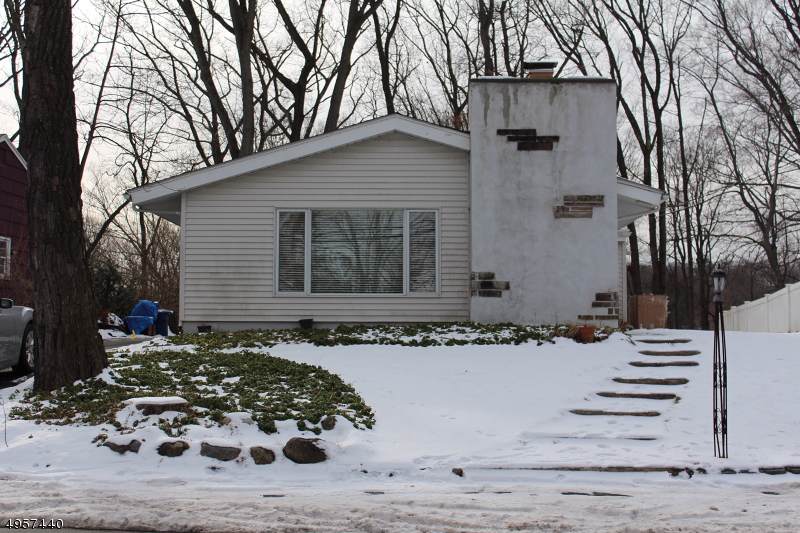 18 W Lake Shore Dr - Photo 1