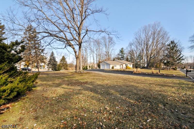 15 Hamilton Ave - Photo 1