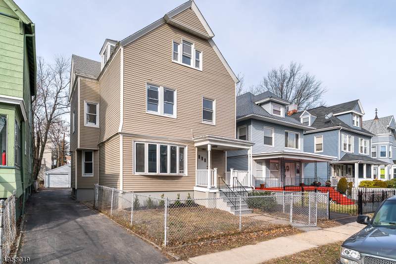 145 Hollywood Ave - Photo 1