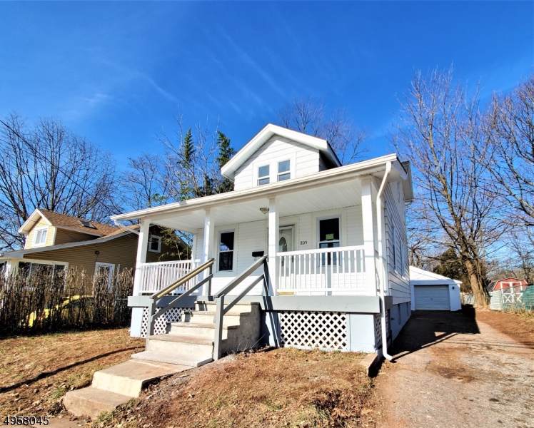 805 Eden Ave - Photo 1