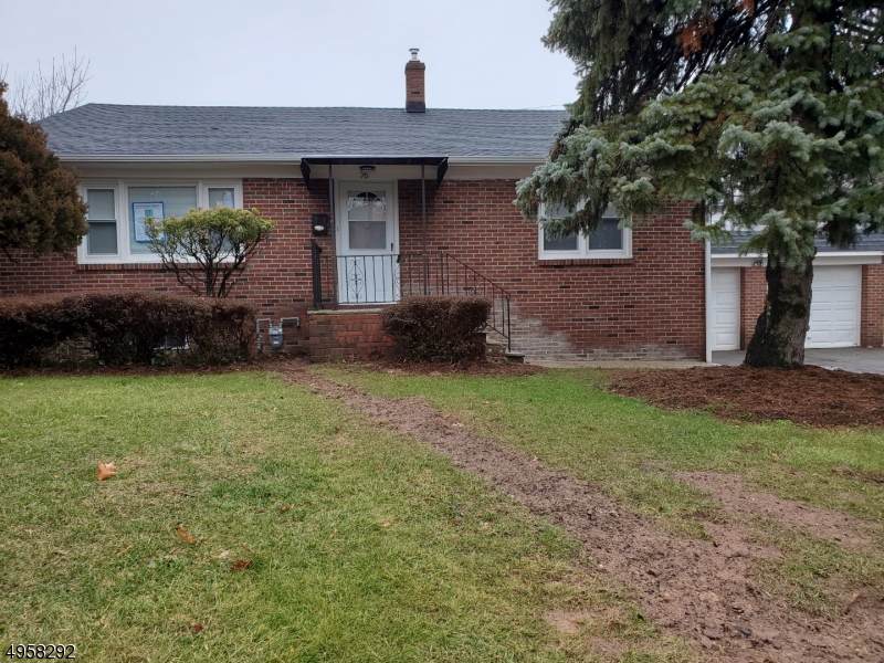 76 Hoffman Blvd - Photo 1