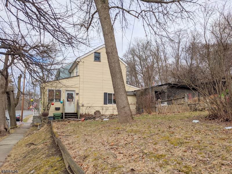 320 Market St - Photo 1