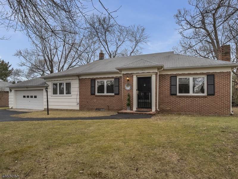 1671 Ratzer Rd - Photo 1