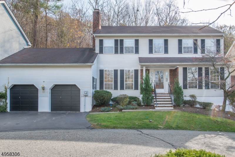 10 Tomahawk Dr - Photo 1