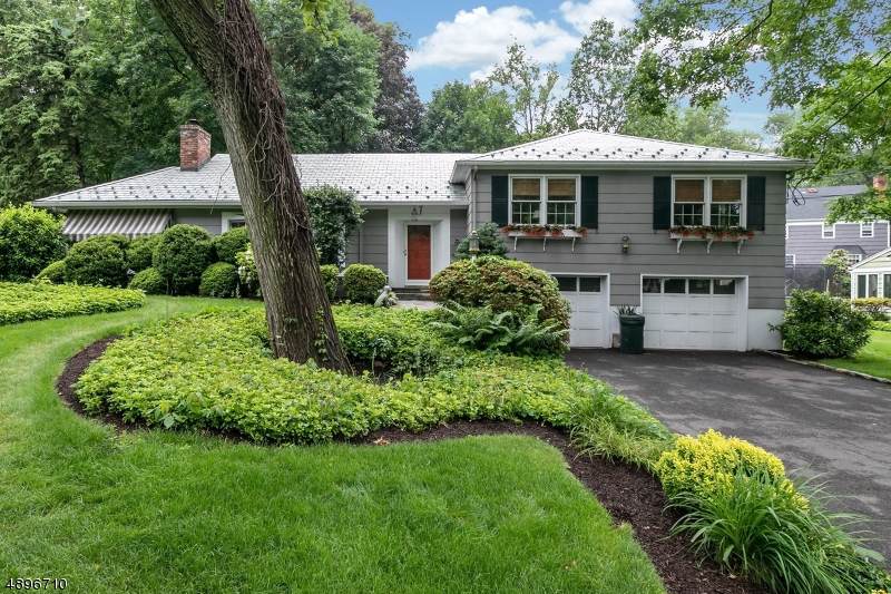 108 Essex Rd - Photo 1