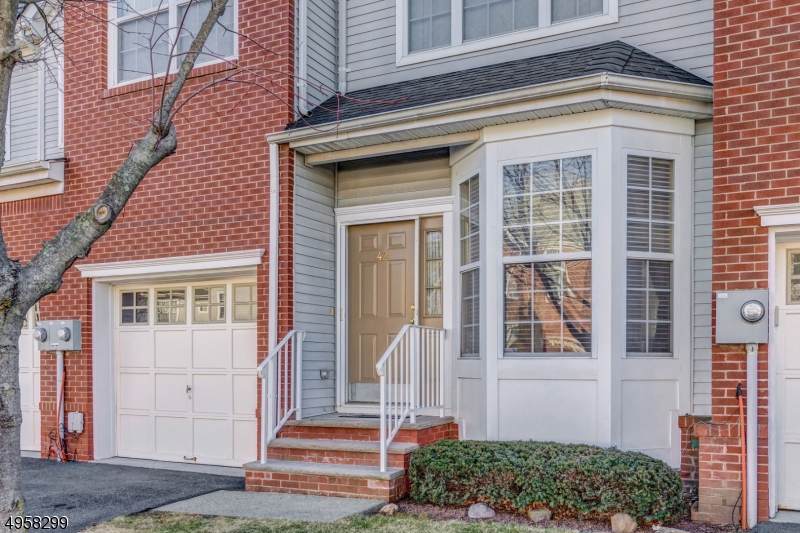 42 Gordon Cir - Photo 1