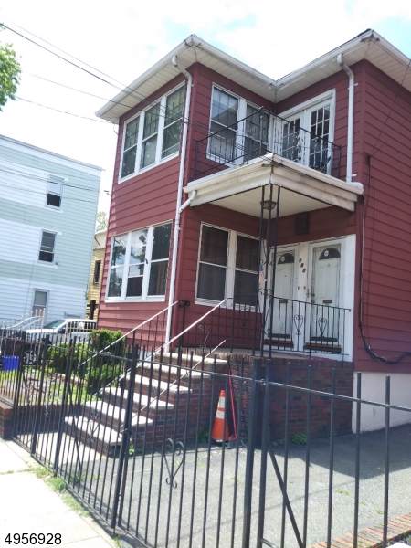 295 Leslie St - Photo 1