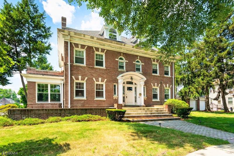 556 Ridge St - Photo 1