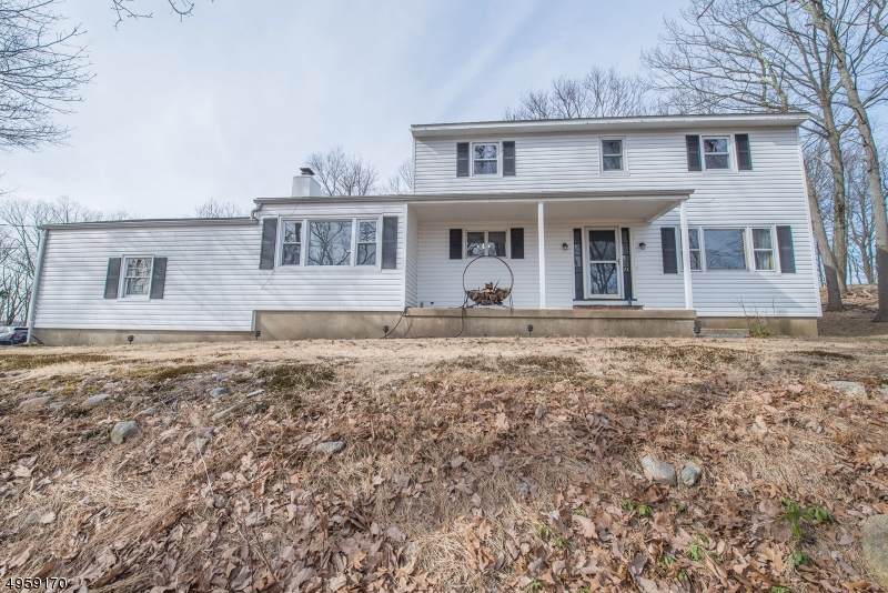 21 Hillcrest Dr - Photo 1