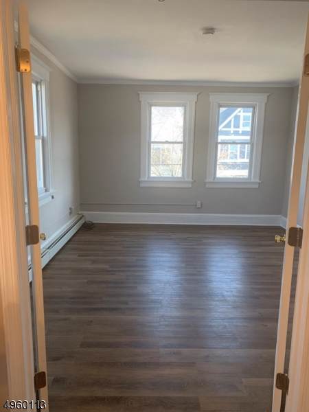 19 Sayre St - Photo 1