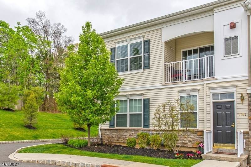 1103 Meadow Brook Ct - Photo 1