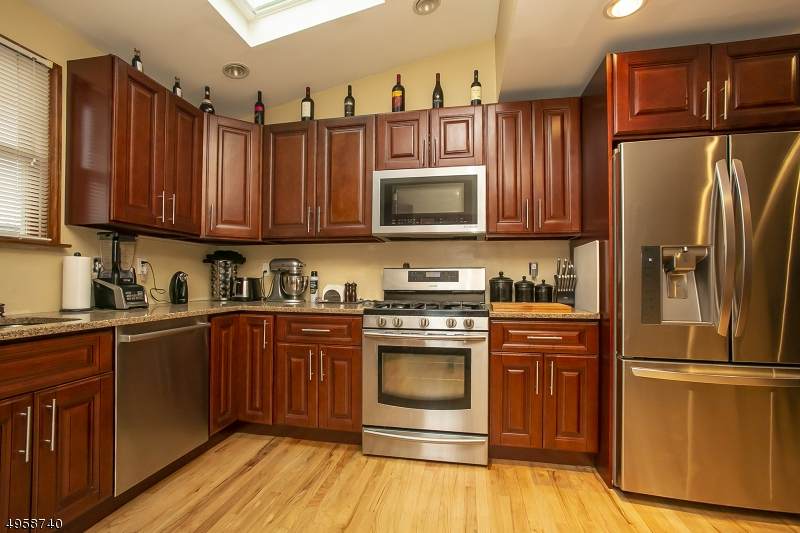 130 W Clay Ave - Photo 1