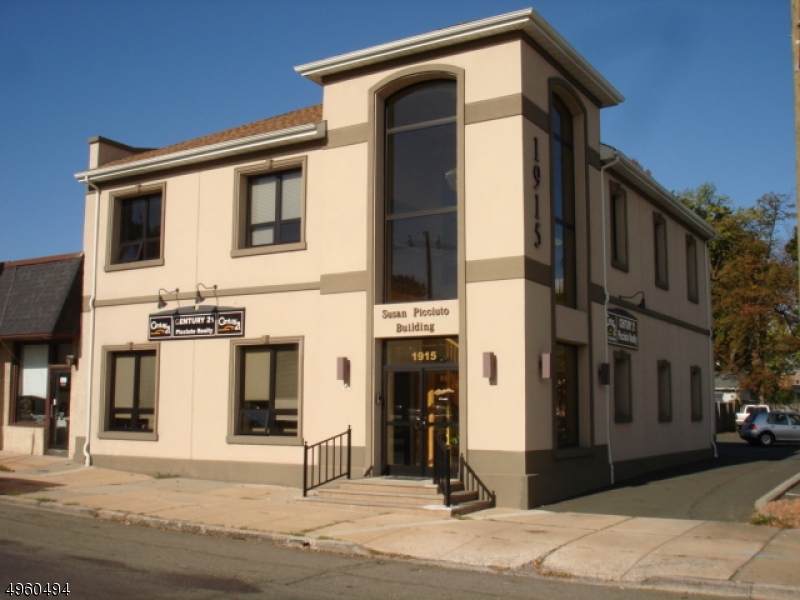 1915 Morris Ave - Photo 1