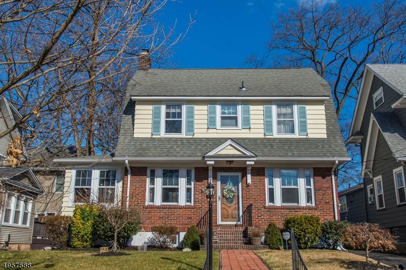 38 Raymond Ave - Photo 1