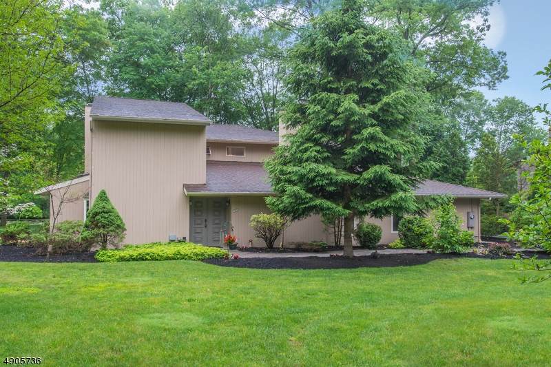 11 Birchwood Ln - Photo 1