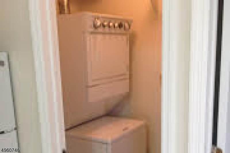 28 North Ave W - Photo 1