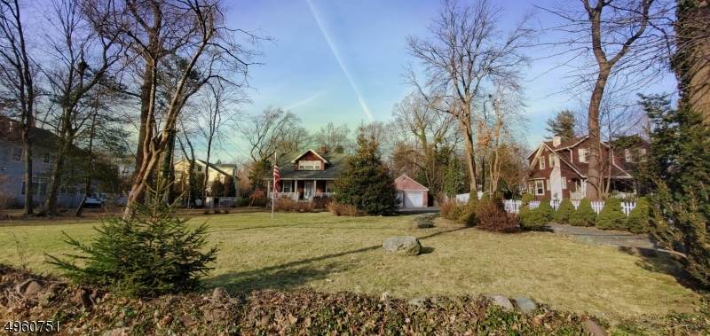 532 Woodland Ave - Photo 1